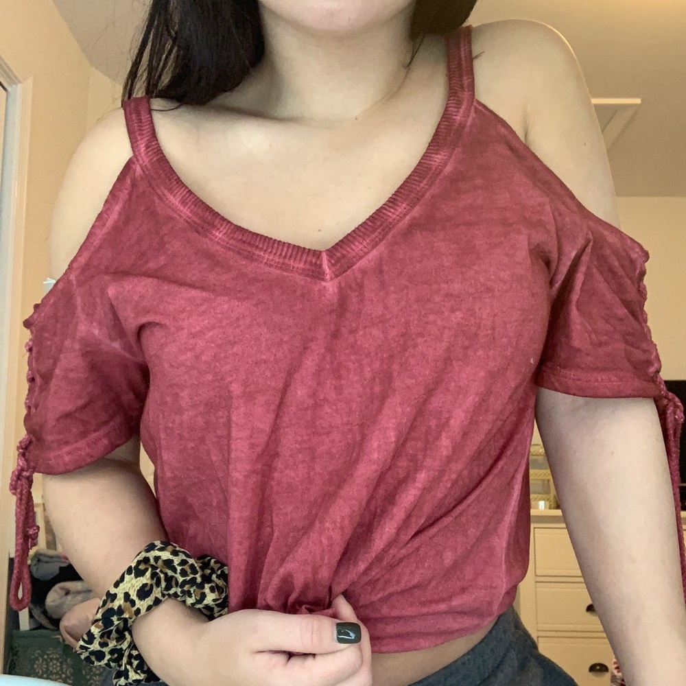 NWOT Cold Shoulder Top